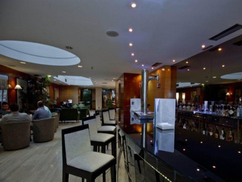 Nh Paseo De La Habana Hotel Мадрид Екстериор снимка